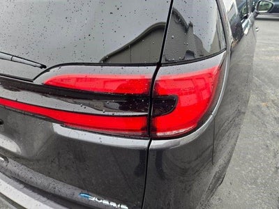 2021 Chrysler Pacifica Hybrid Touring FWD