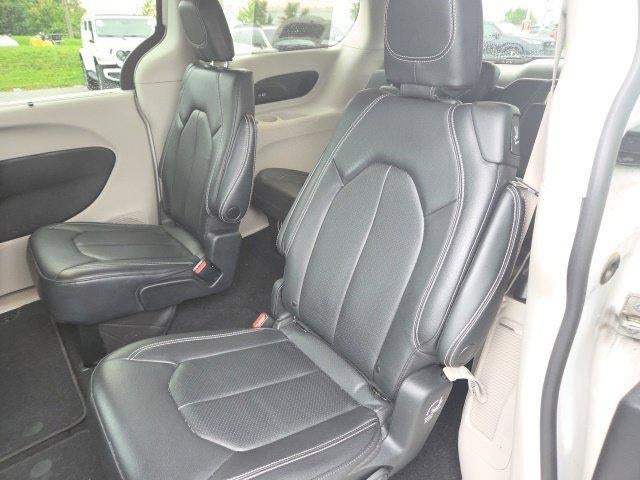 2022 Chrysler Pacifica Touring L AWD
