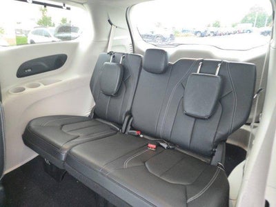2022 Chrysler Pacifica Touring L AWD