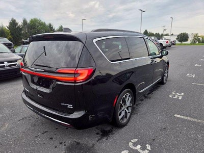 2022 Chrysler Pacifica Limited AWD
