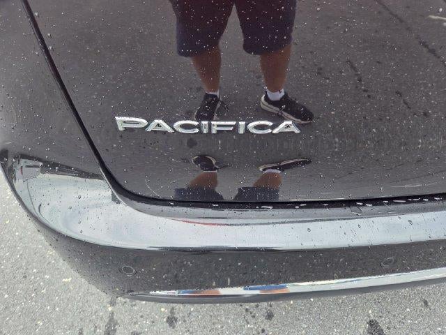 2022 Chrysler Pacifica Limited AWD