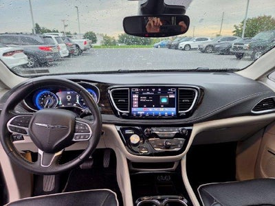 2022 Chrysler Pacifica Limited AWD