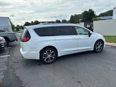 2026 Chrysler Pacifica Pinnacle AWD