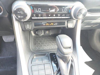 2025 Toyota RAV4 XLE AWD (Natl)