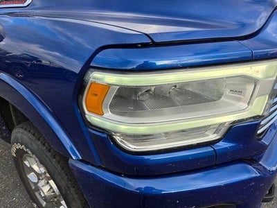 2019 RAM 3500 Laramie 4x4 Crew Cab 6'4" Box