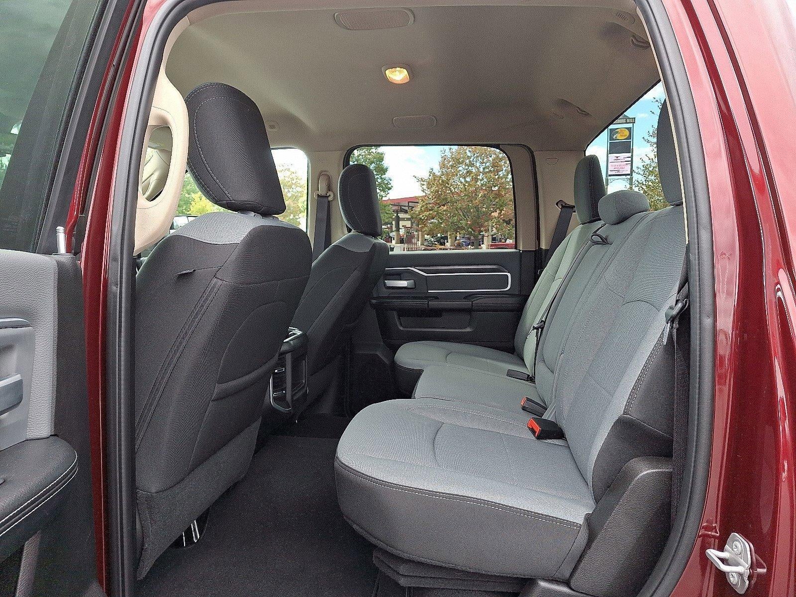 2020 RAM 2500 Big Horn 4x4 Crew Cab 6'4" Box