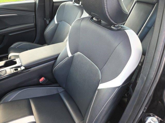 2025 Toyota Camry SE (SE)