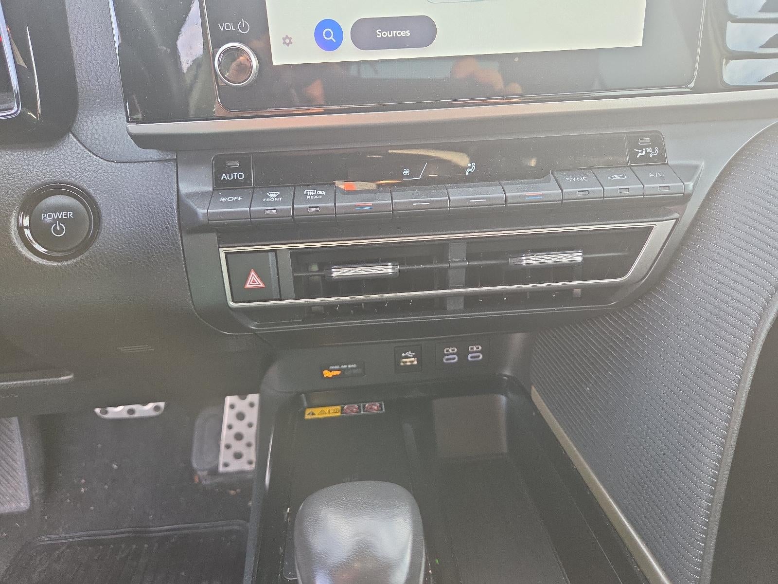 2025 Toyota Camry SE (SE)
