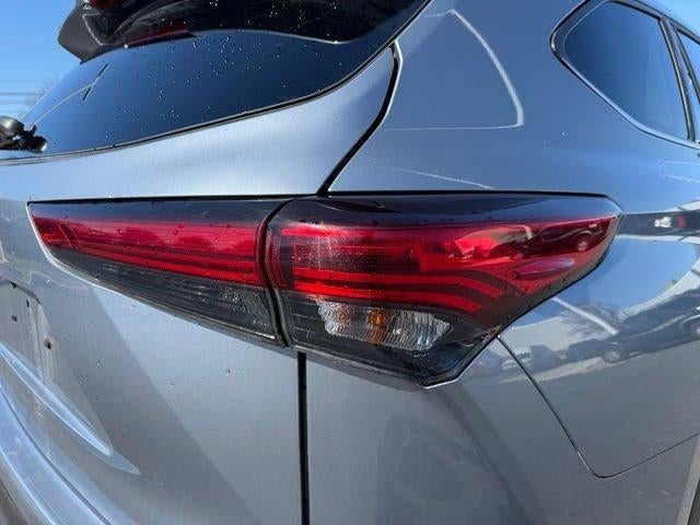 2021 Toyota Highlander LE AWD (SE)