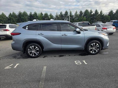 2021 Toyota Highlander XLE AWD (Natl)