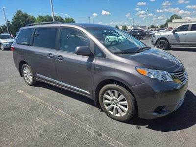 2017 Toyota Sienna LE AWD 7-Passenger (GS)