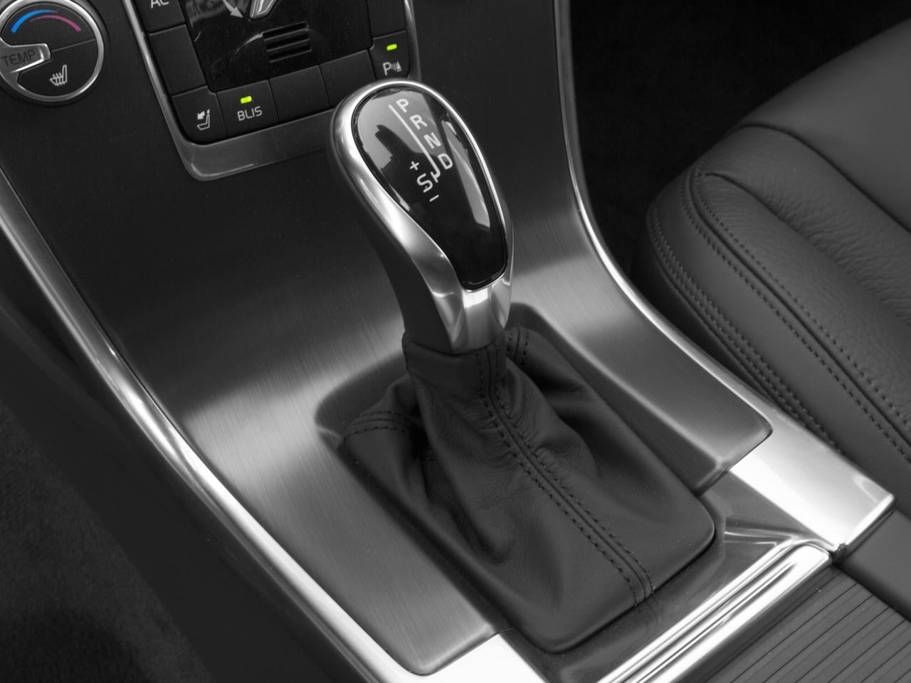 2016 Volvo XC60 AWD 4dr T5 Platinum
