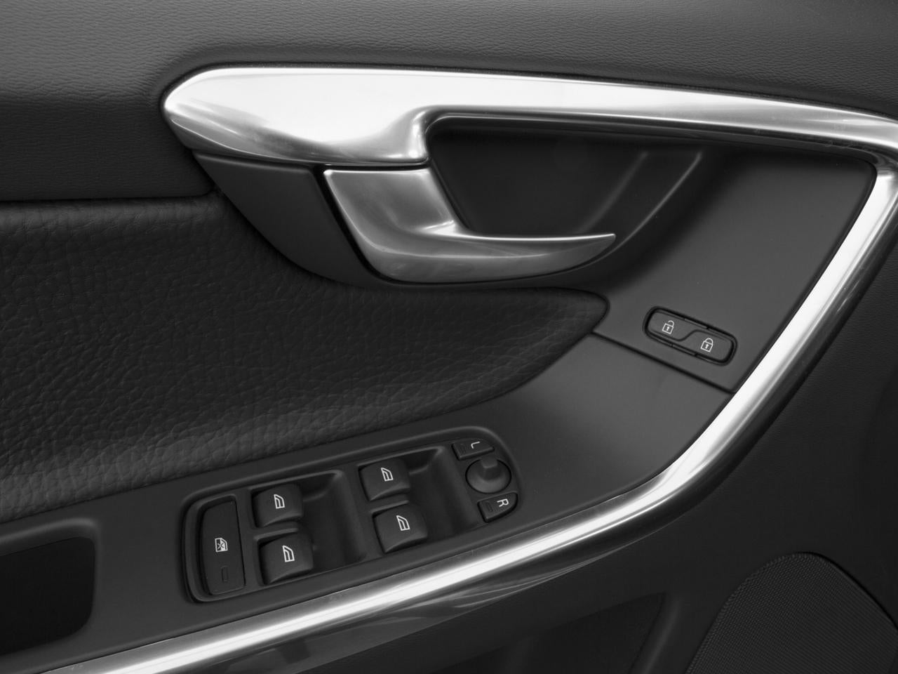2016 Volvo XC60 AWD 4dr T5 Platinum
