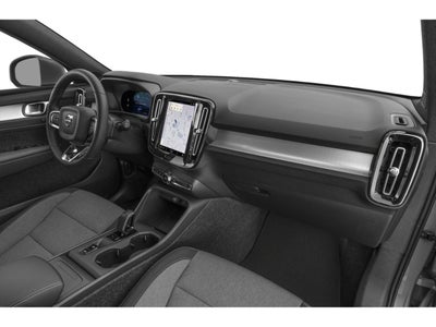 2024 Volvo XC40 B5 AWD Plus Bright Theme