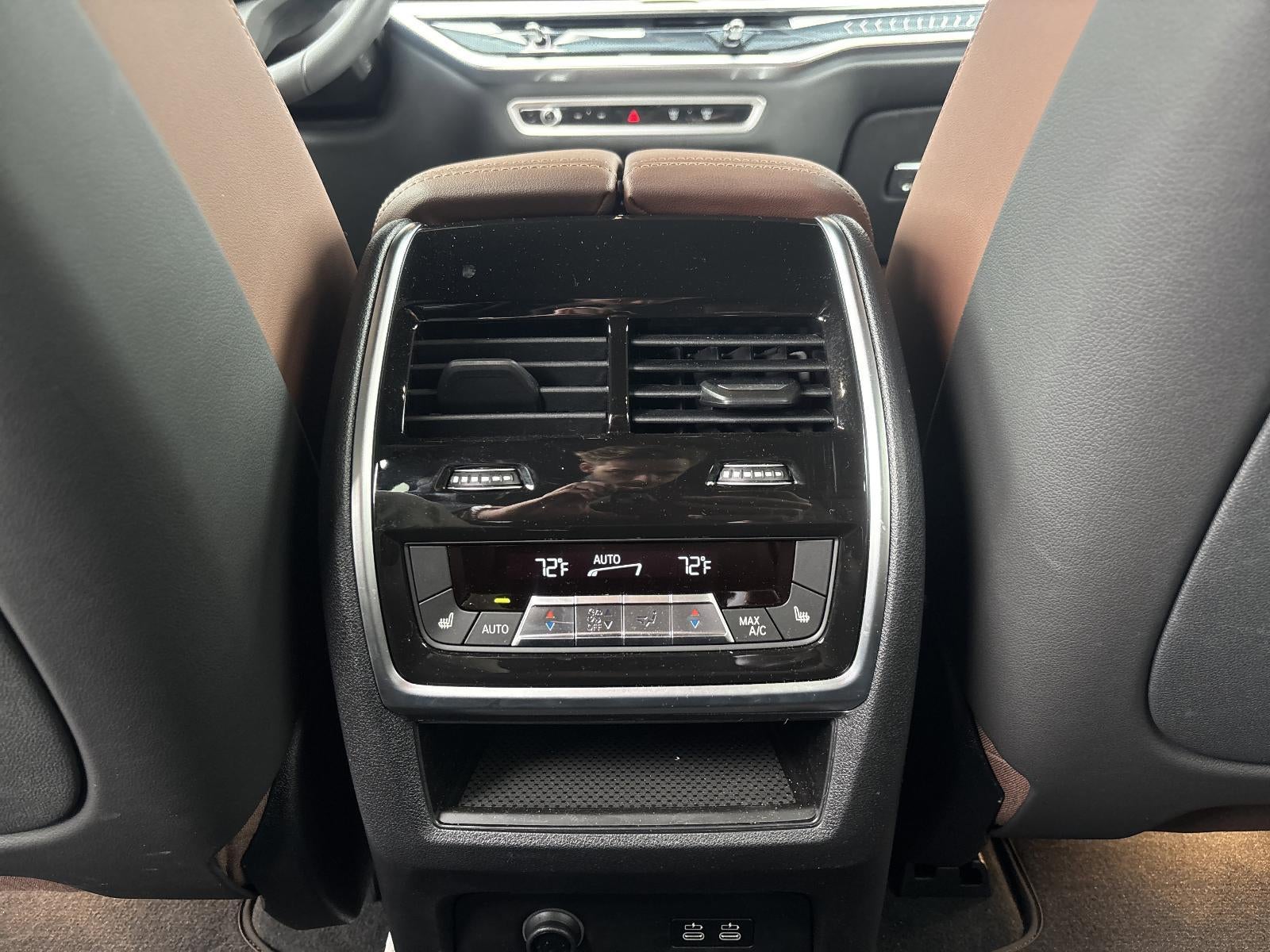 2026 BMW X7 xDrive40i Sports Activity Vehicle