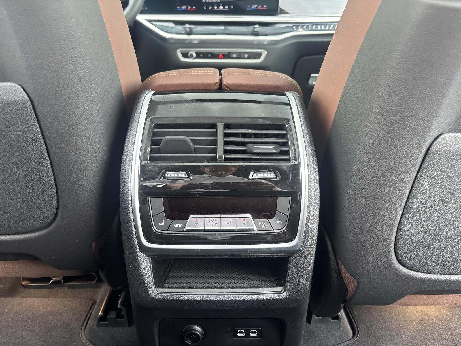 2026 BMW X7 xDrive40i Sports Activity Vehicle