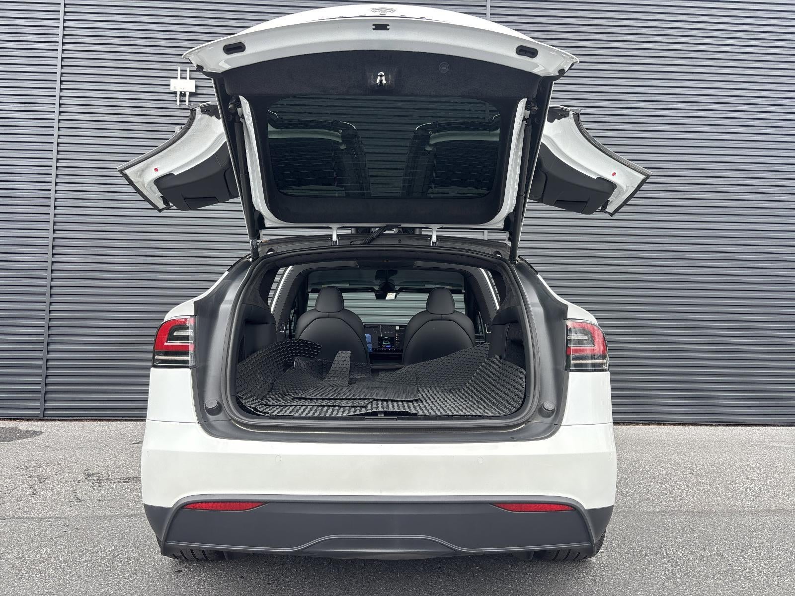2022 Tesla Model X AWD