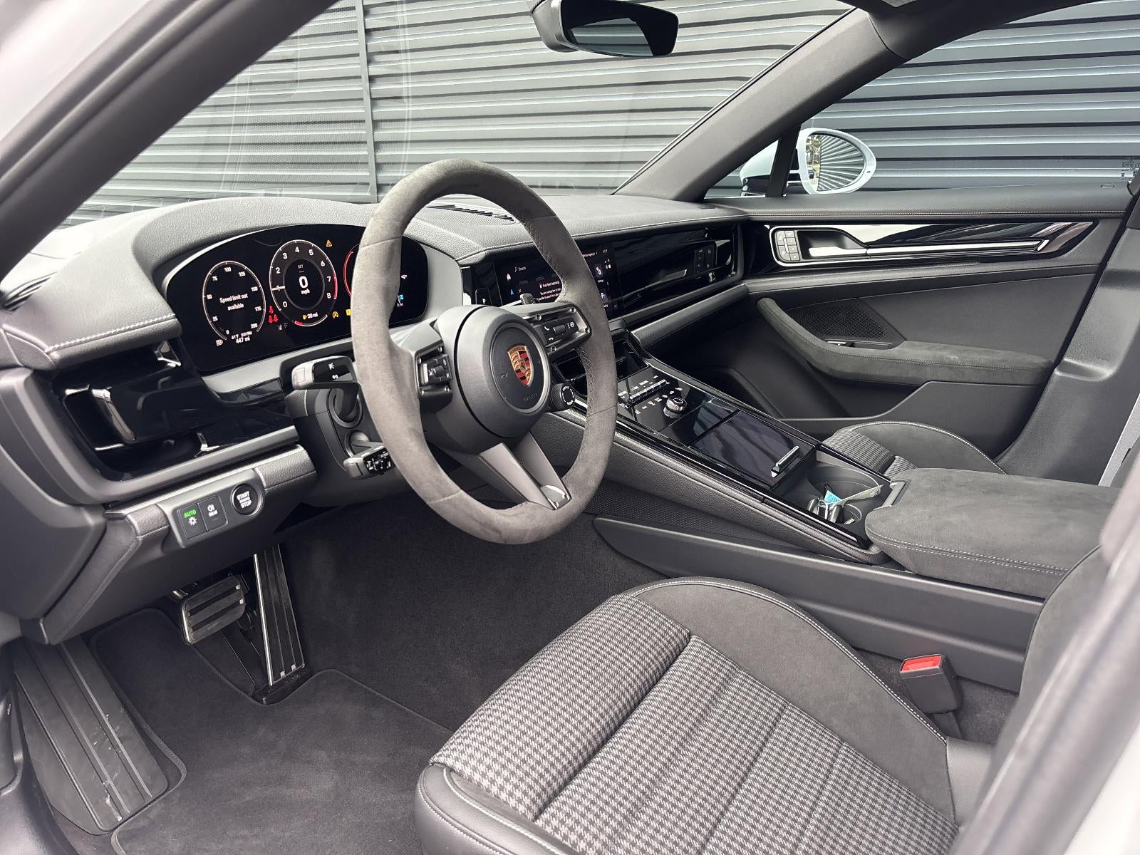 2026 Porsche Panamera RWD