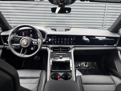 2025 Porsche Panamera RWD
