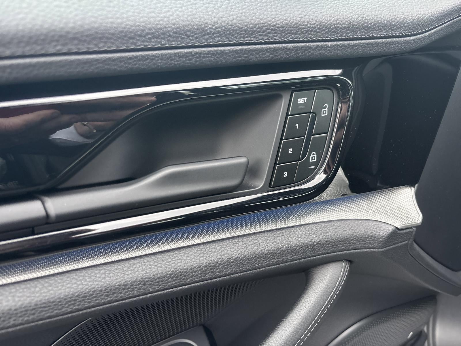 2025 Porsche Panamera RWD