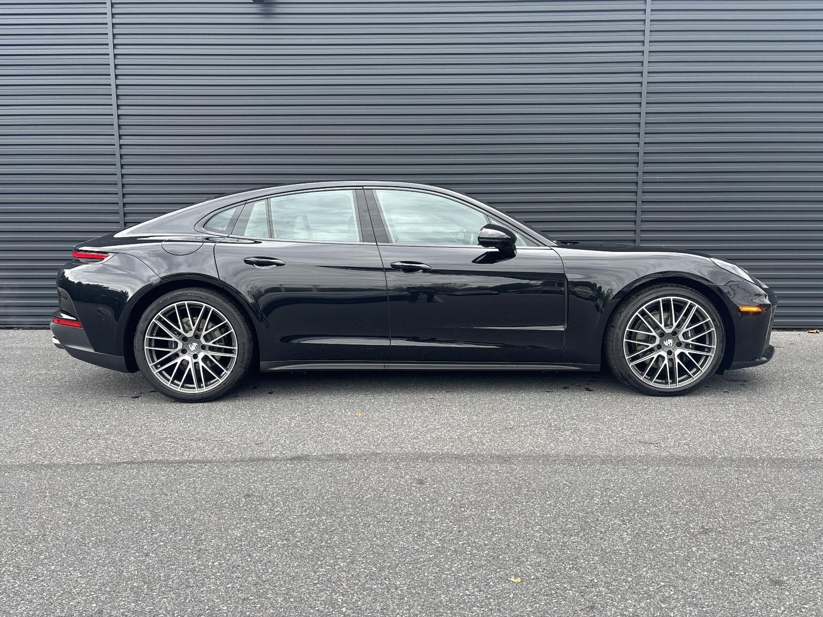 2025 Porsche Panamera RWD