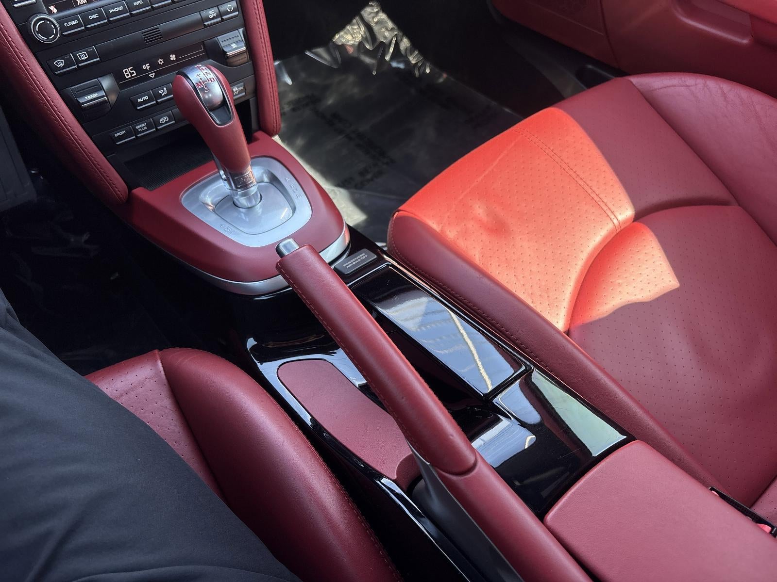 2012 Porsche Cayman 2dr Cpe R