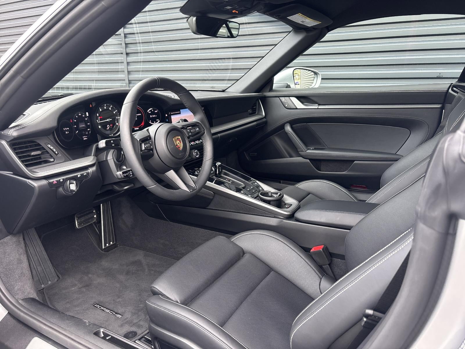 2024 Porsche 911 Carrera 4 Cabriolet