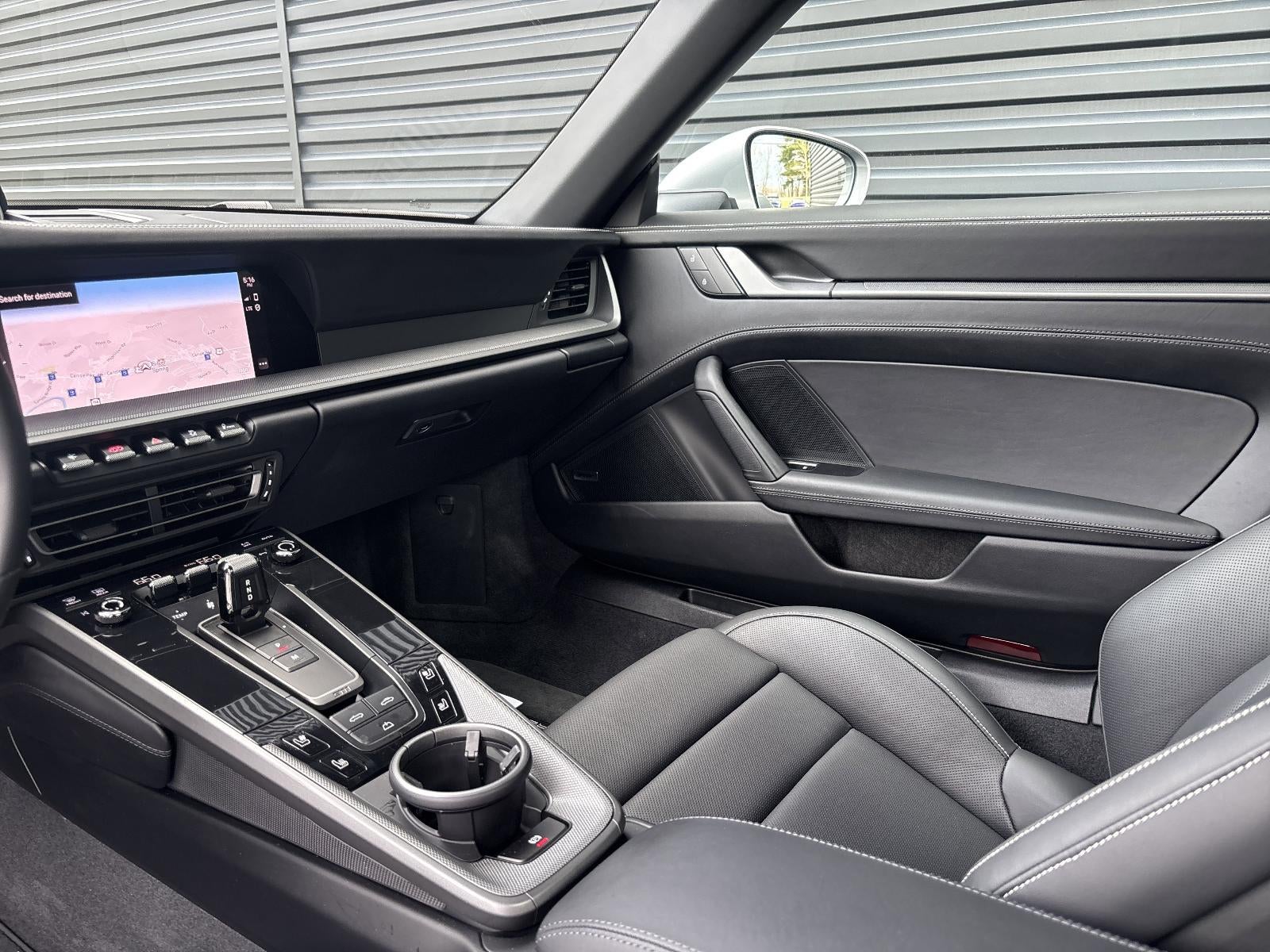 2024 Porsche 911 Carrera 4 Cabriolet