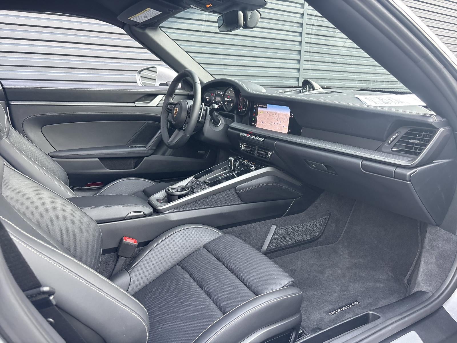 2024 Porsche 911 Carrera 4 Cabriolet