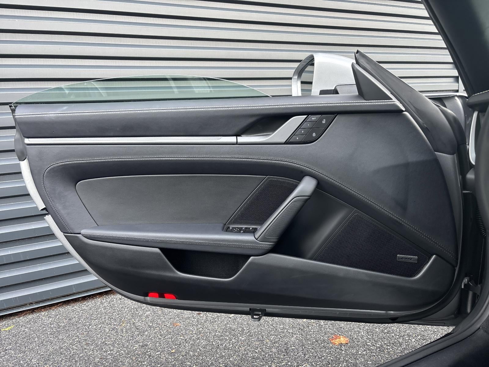 2024 Porsche 911 Carrera 4 Cabriolet