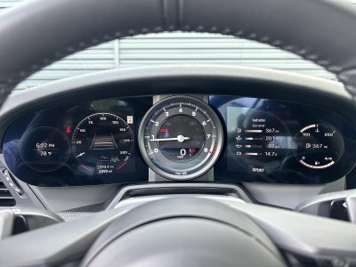 2024 Porsche 911 Carrera 4 Cabriolet