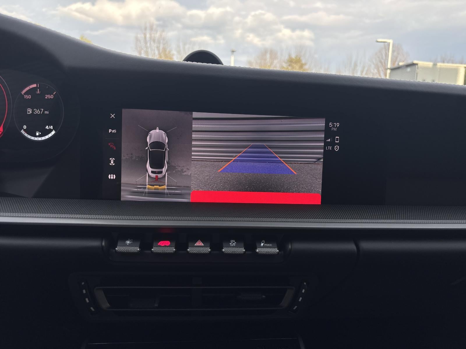 2024 Porsche 911 Carrera 4 Cabriolet