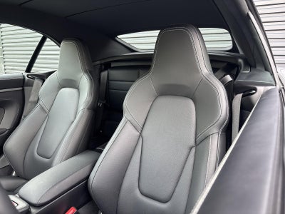 2024 Porsche 911 Carrera 4 Cabriolet