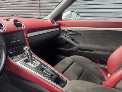 2021 Porsche 718 Spyder Roadster