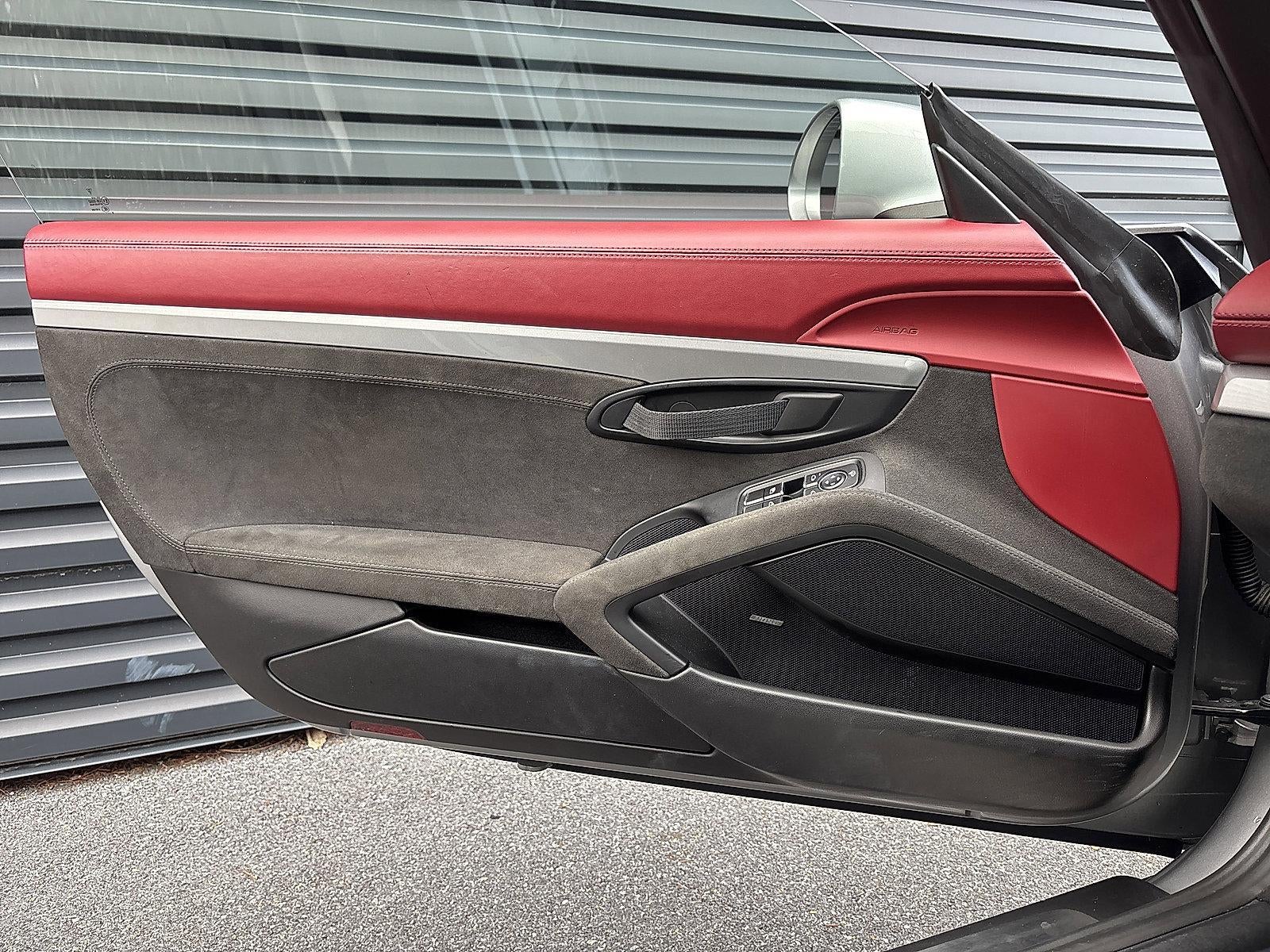 2021 Porsche 718 Spyder Roadster