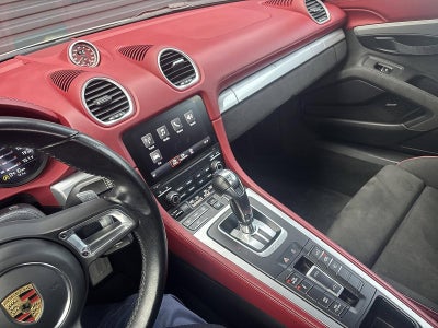 2021 Porsche 718 Spyder Roadster