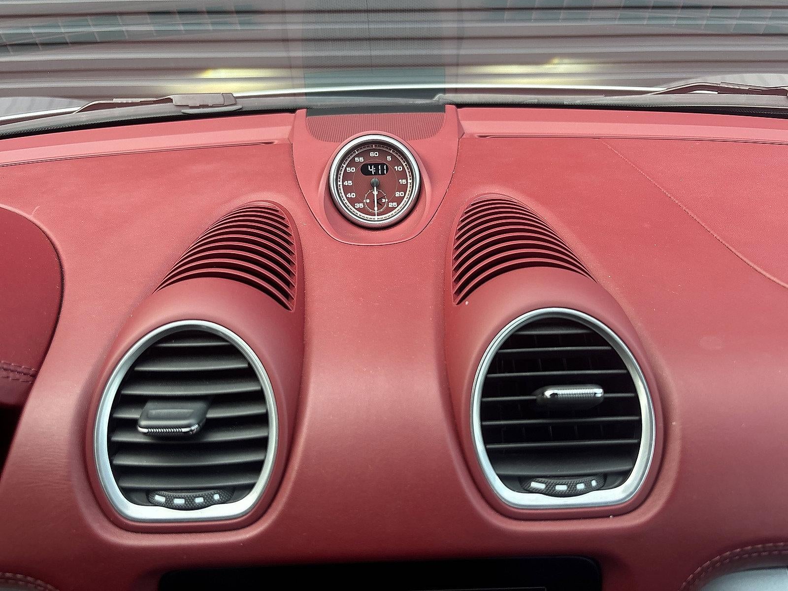 2021 Porsche 718 Spyder Roadster