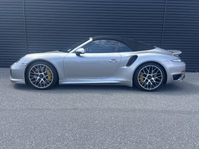 2015 Porsche 911 2dr Cabriolet Turbo