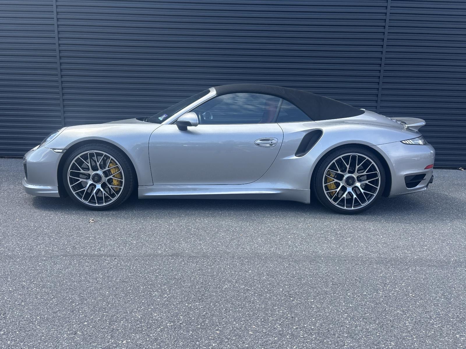2015 Porsche 911 2dr Cabriolet Turbo