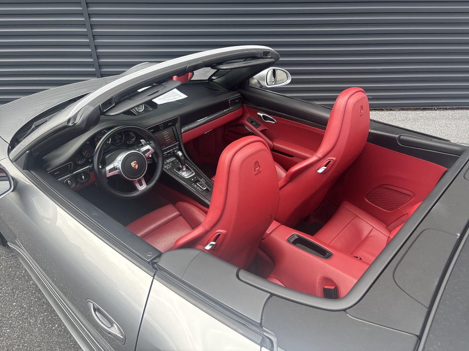 2015 Porsche 911 2dr Cabriolet Turbo