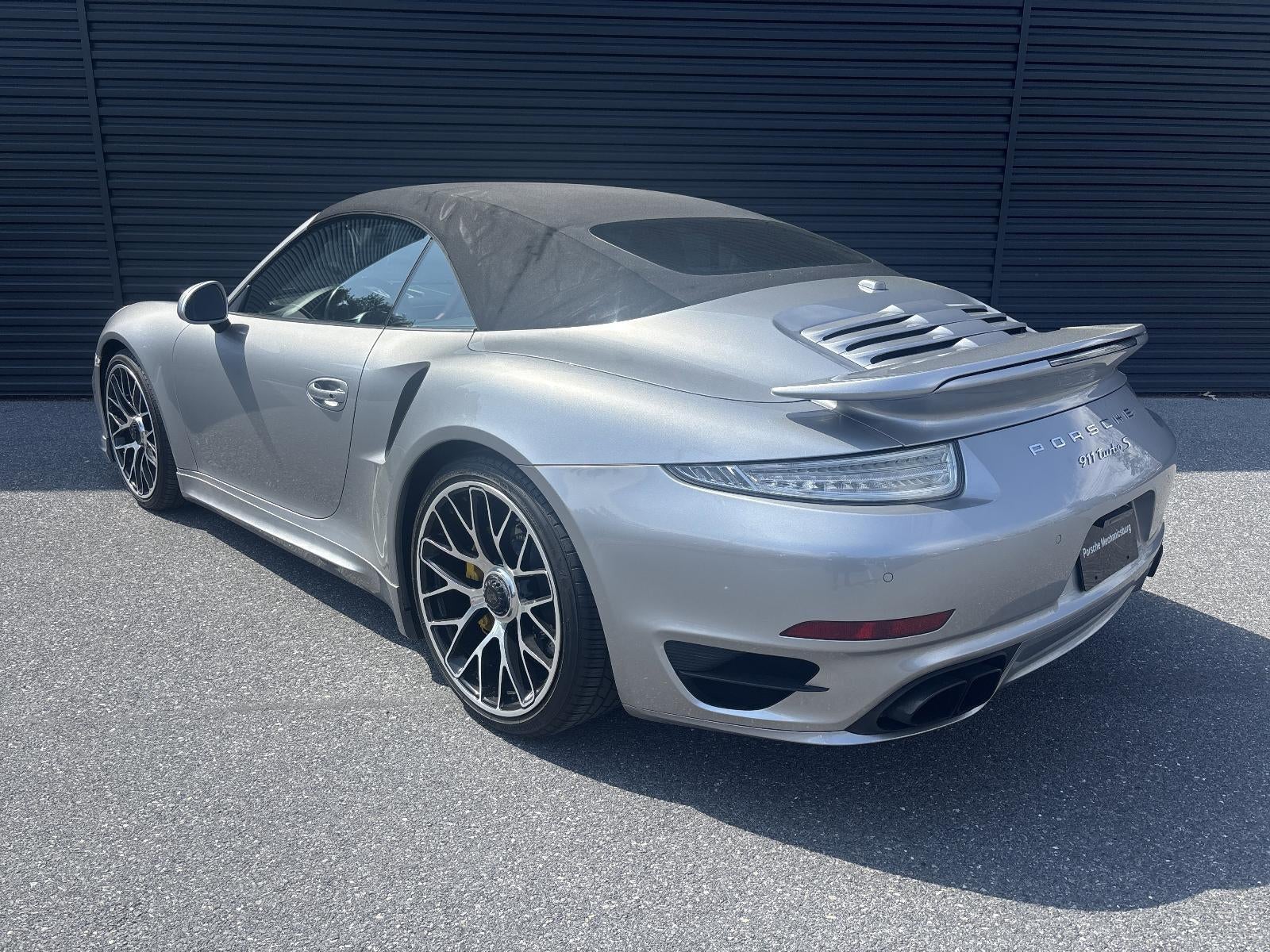 2015 Porsche 911 2dr Cabriolet Turbo