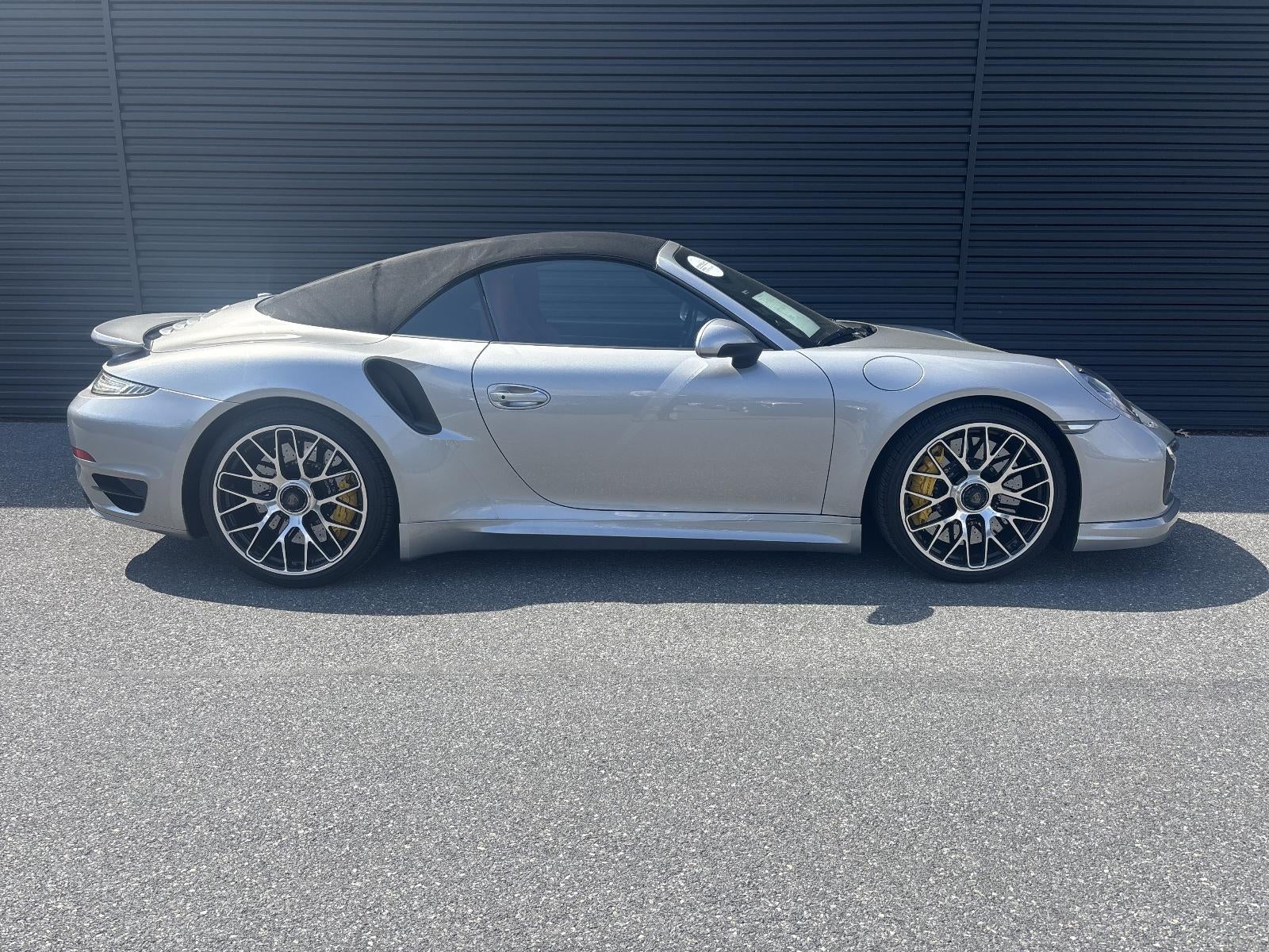 2015 Porsche 911 2dr Cabriolet Turbo