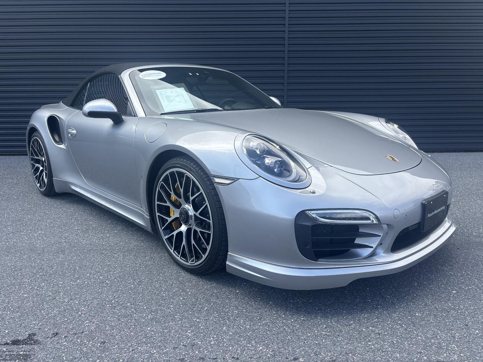 2015 Porsche 911 2dr Cabriolet Turbo