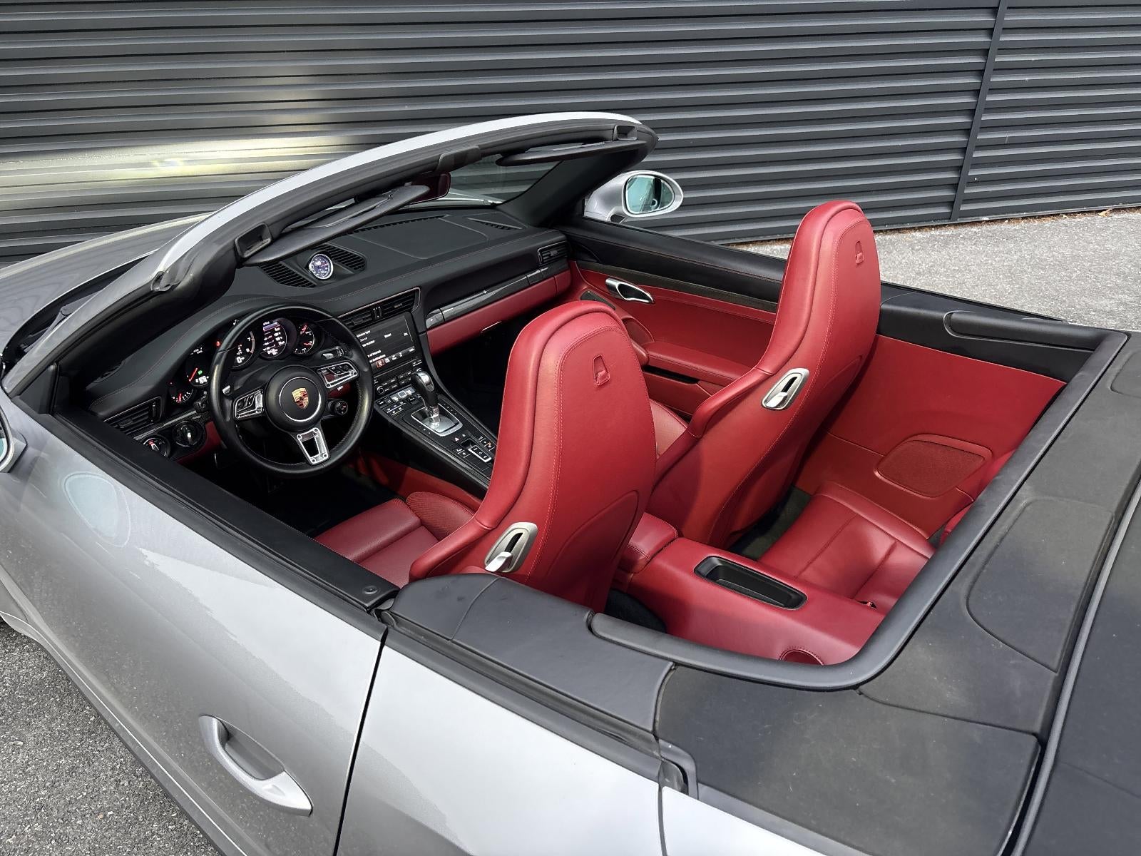 2019 Porsche 911 Turbo S Cabriolet