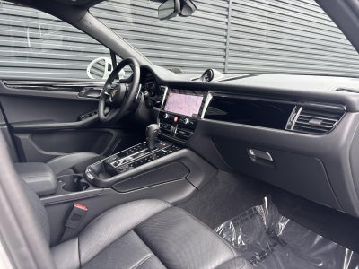 2025 Porsche Macan T AWD