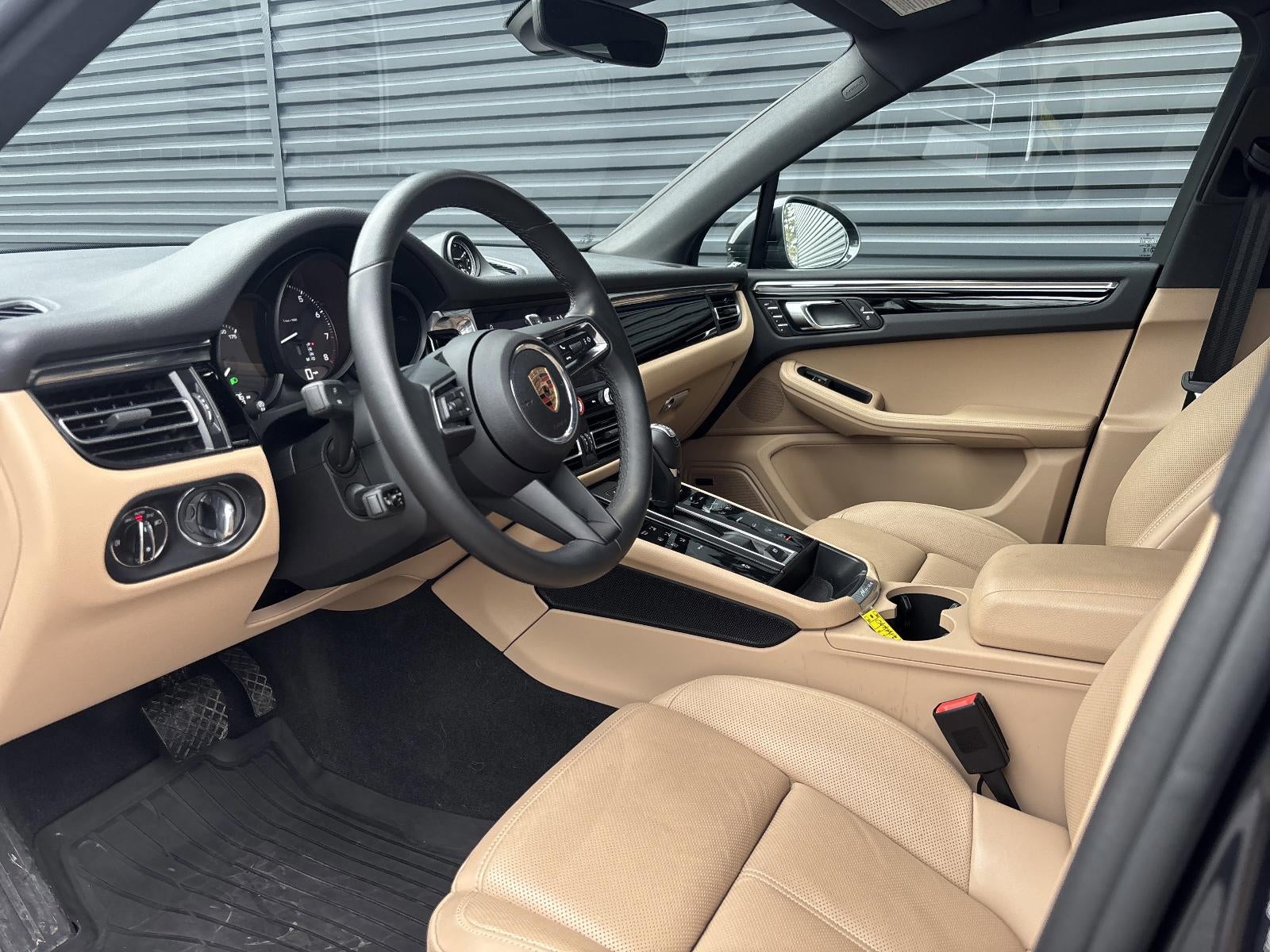 2025 Porsche Macan AWD