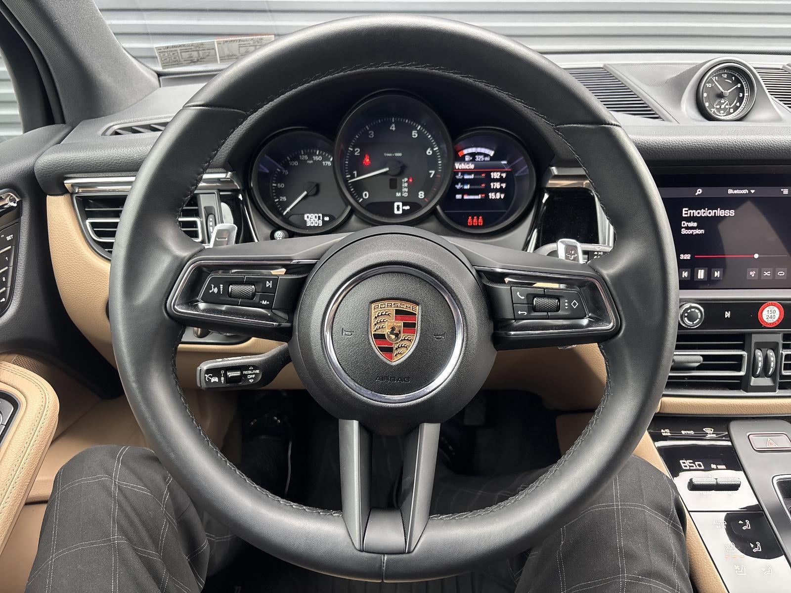 2025 Porsche Macan AWD