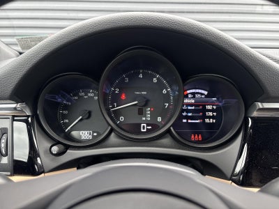 2025 Porsche Macan AWD