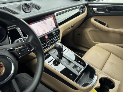 2025 Porsche Macan AWD