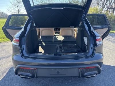 2025 Porsche Macan AWD